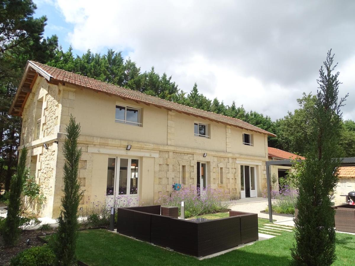 Villa Entiere Du Chateau Lacroix De Civrac 3 Ch, 3 Sdb, Piscine Xxl,Sauna, 4 Etoiles,7 Pers 외부 사진