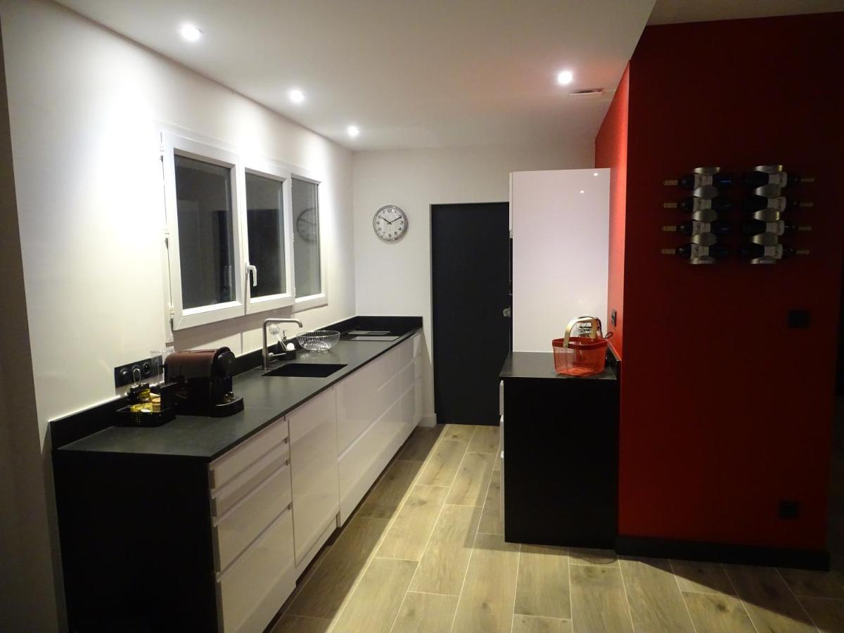 Villa Entiere Du Chateau Lacroix De Civrac 3 Ch, 3 Sdb, Piscine Xxl,Sauna, 4 Etoiles,7 Pers 외부 사진