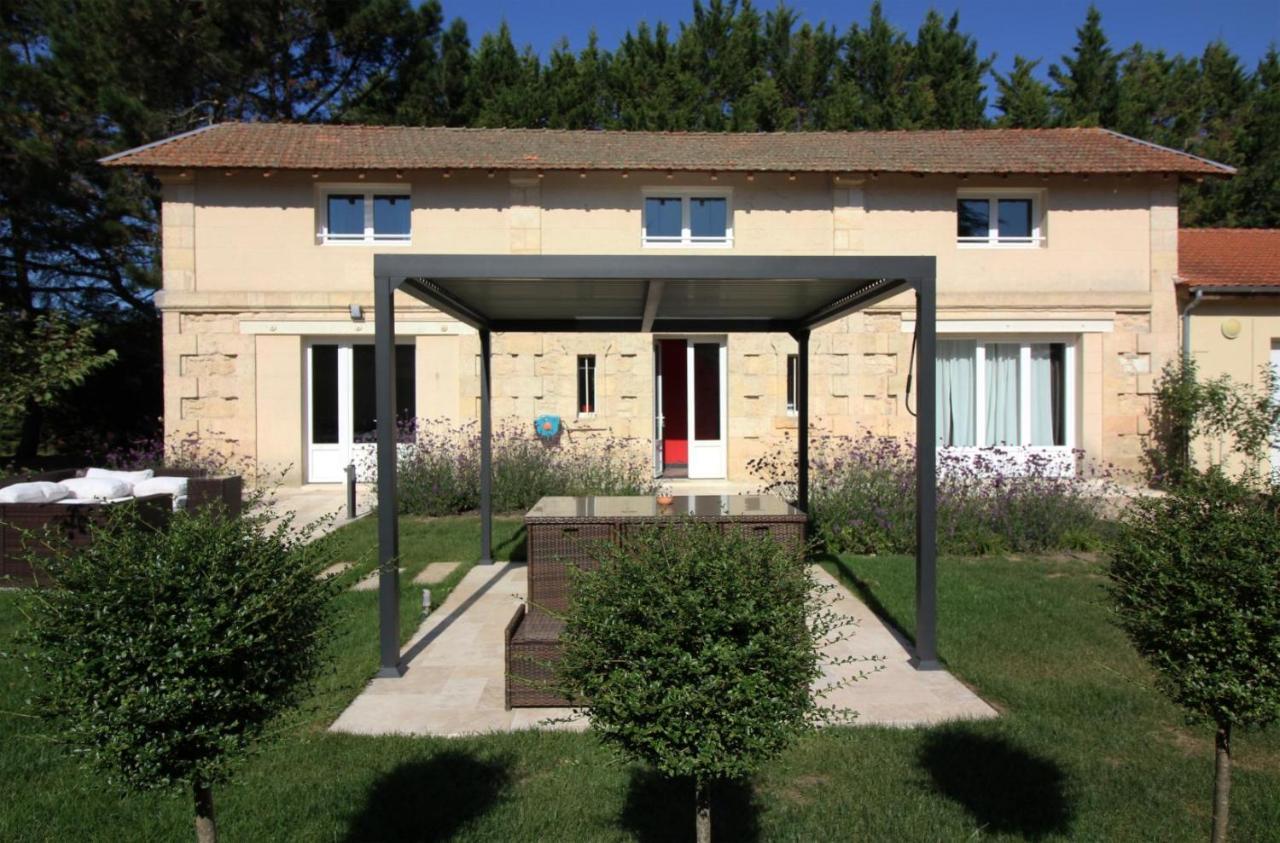 Villa Entiere Du Chateau Lacroix De Civrac 3 Ch, 3 Sdb, Piscine Xxl,Sauna, 4 Etoiles,7 Pers 외부 사진