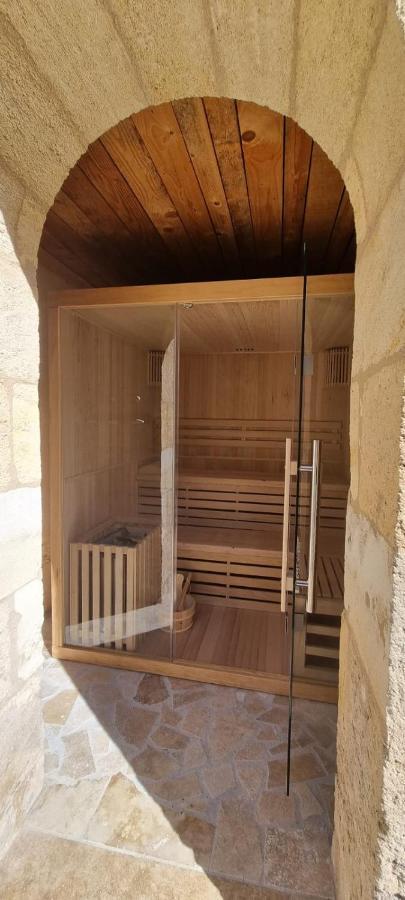 Villa Entiere Du Chateau Lacroix De Civrac 3 Ch, 3 Sdb, Piscine Xxl,Sauna, 4 Etoiles,7 Pers 외부 사진